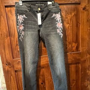 Size 6 Black House White Market legging